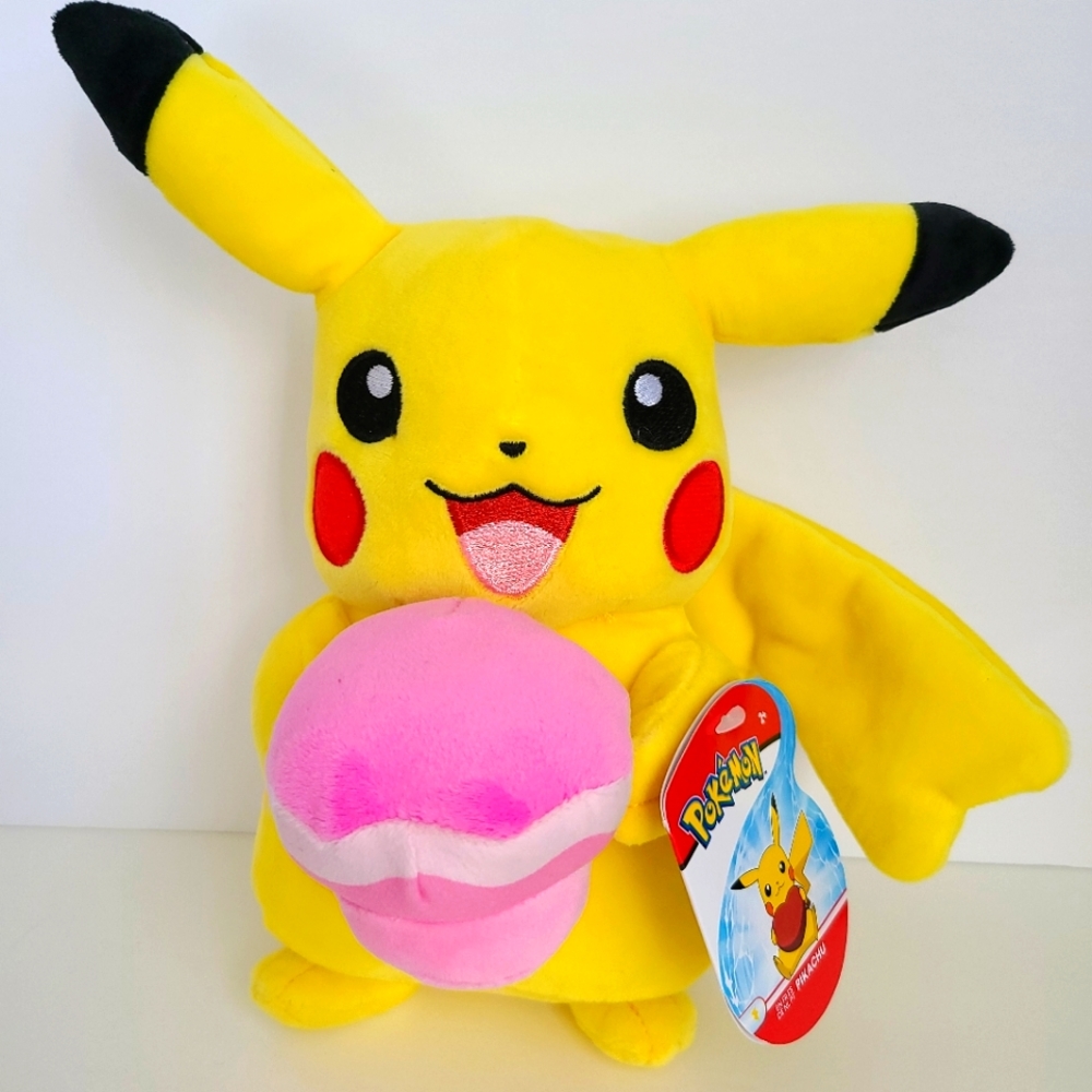 Pokemon 8" plush pikachu